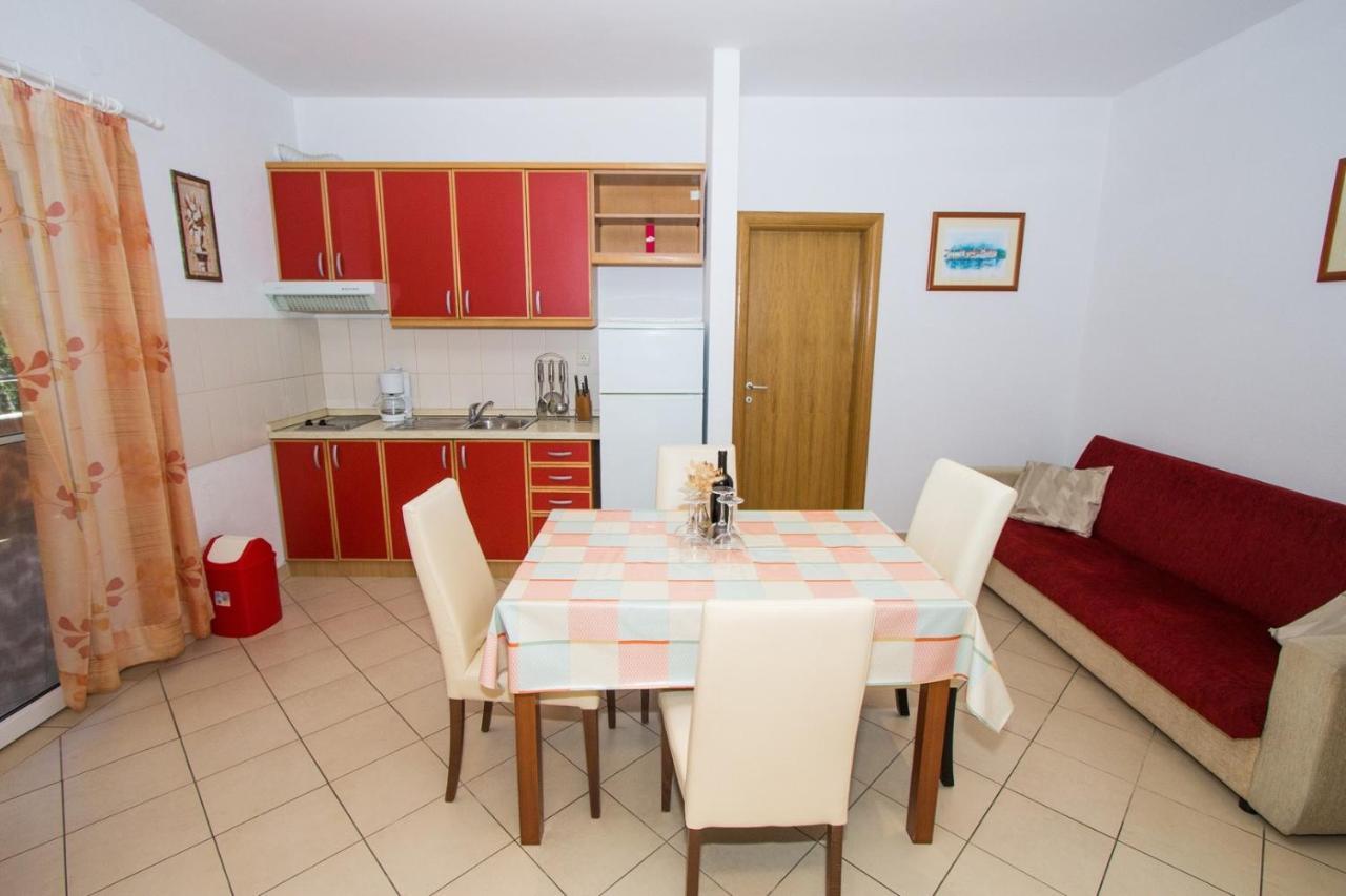 Apartments And Rooms Skalinada Муртер Екстериор снимка