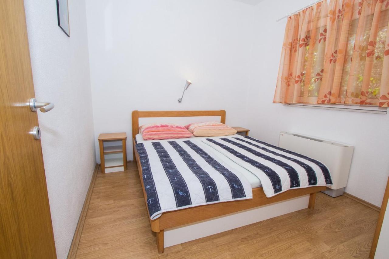 Apartments And Rooms Skalinada Муртер Екстериор снимка